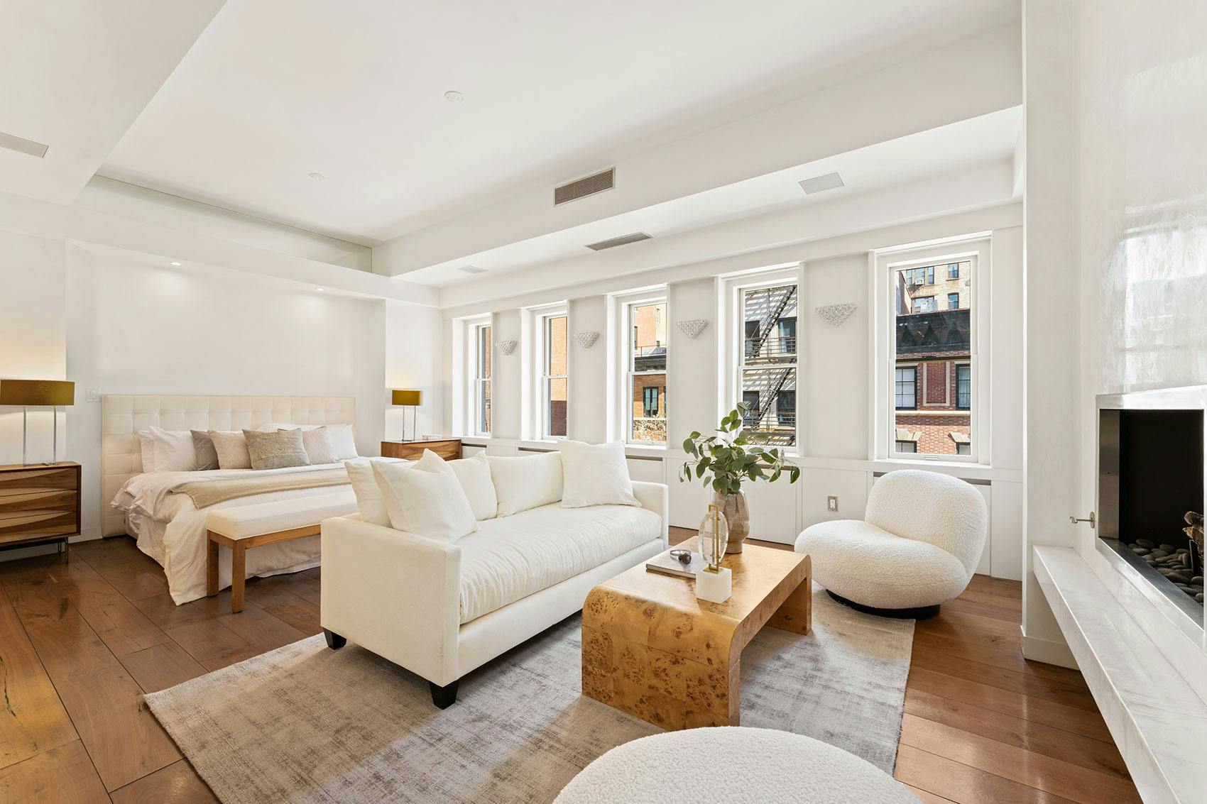 Meridith-Baer-Home-Home-Staging-New-York-JP-Morgan-House-Master-Bedroom